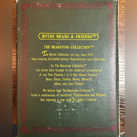 Boyds Bears & Friends Bearstone mayhem the moose with wreath ornament​​ - Picture 4 of 7